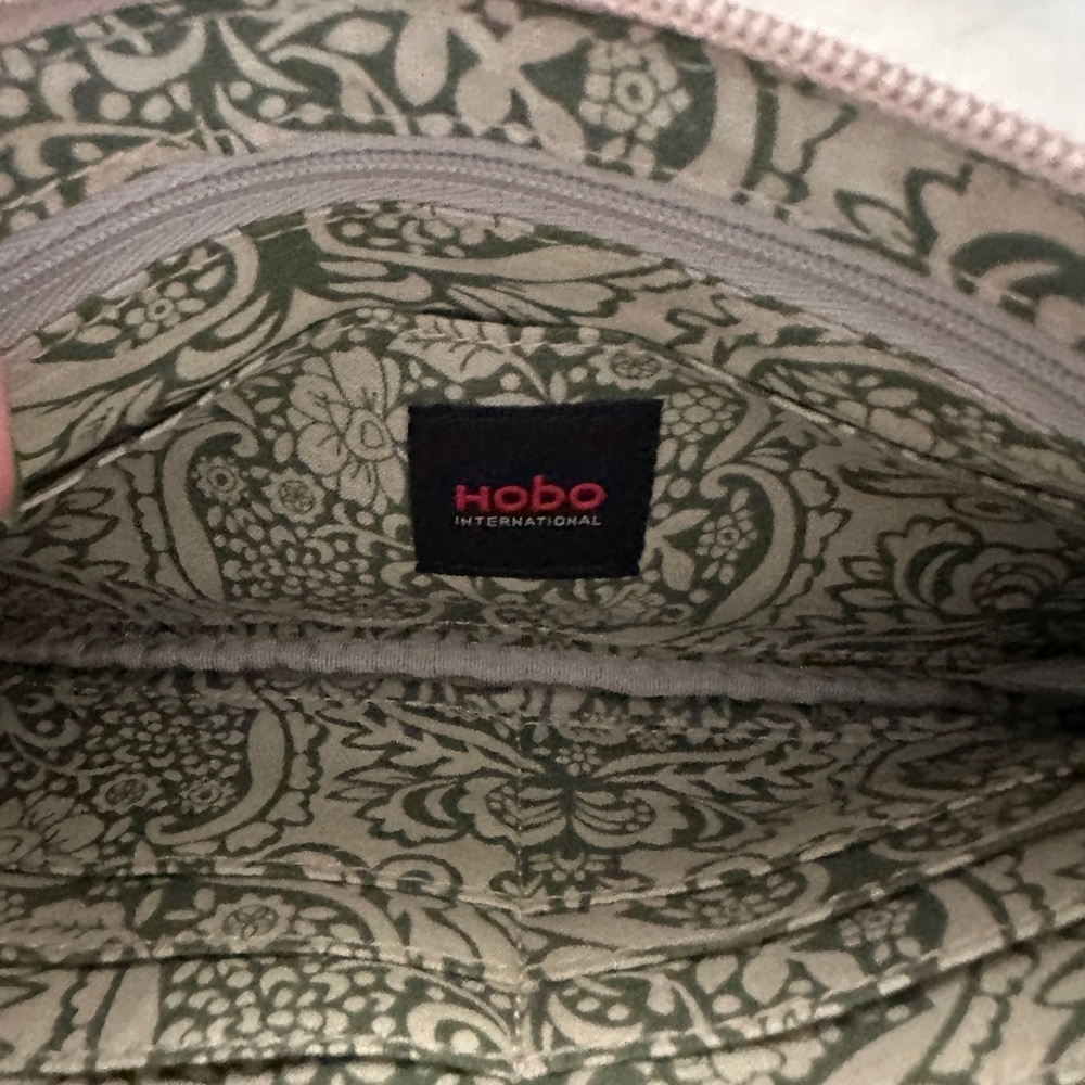 NWT HOBO GOLD LEATHER WRISTLET - Picture 4 of 7